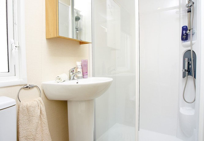 2014-Atlas-Chorus-Shower