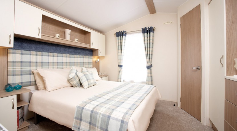 2016-Atlas-Debonair-master-bedroom2