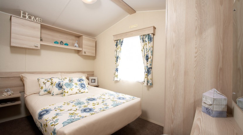 2016-Atlas-Florida-master-bedroom