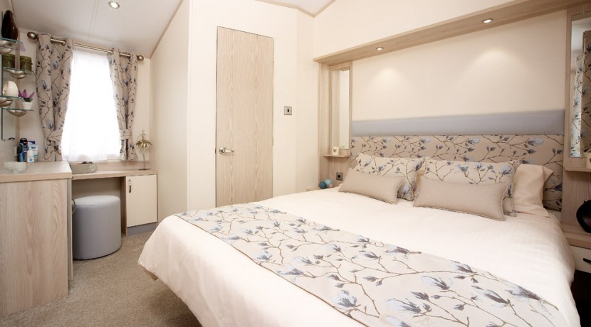 2016-Atlas-Image-master-bedroom