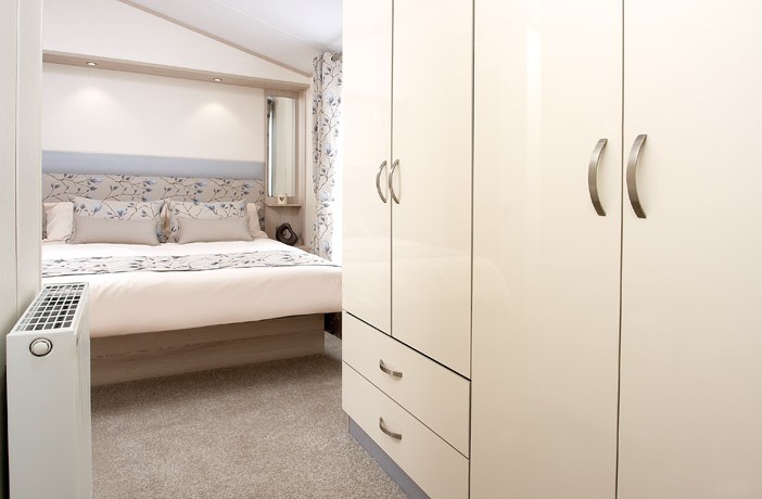 2016-Atlas-Image-master-bedroom2
