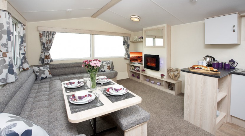 2016-Atlas-Moonstone-dining-area