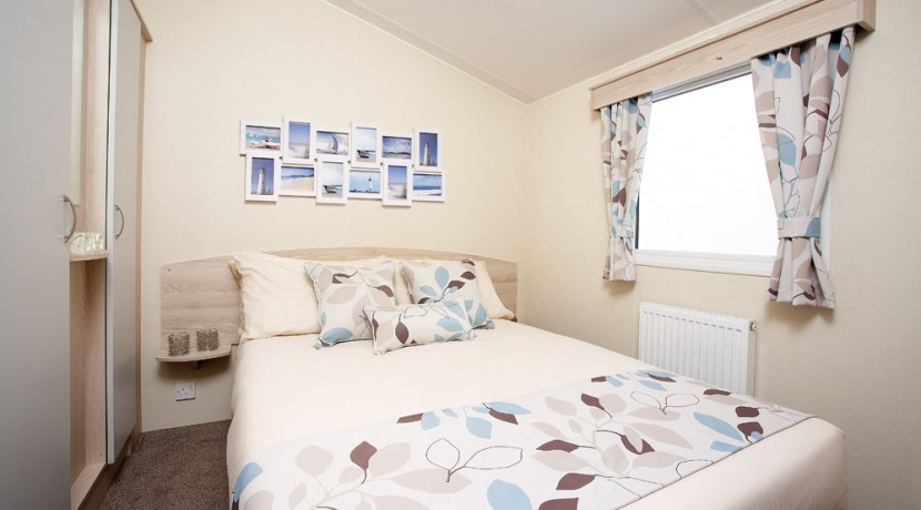 2016-Atlas-Moonstone-master-bedroom2
