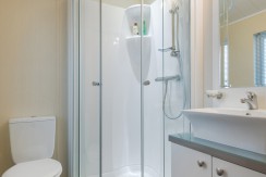 Willerby-boston-lodge-shower