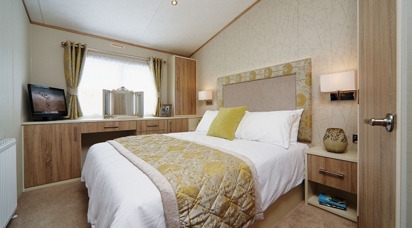 carnaby-helmsley-lodge-master-bedroom
