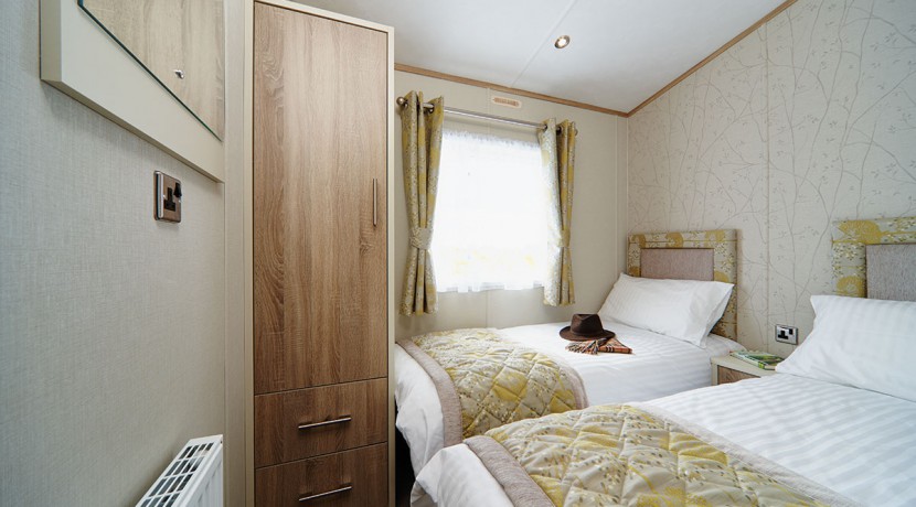 carnaby-helmsley-lodge-twin-bedroom