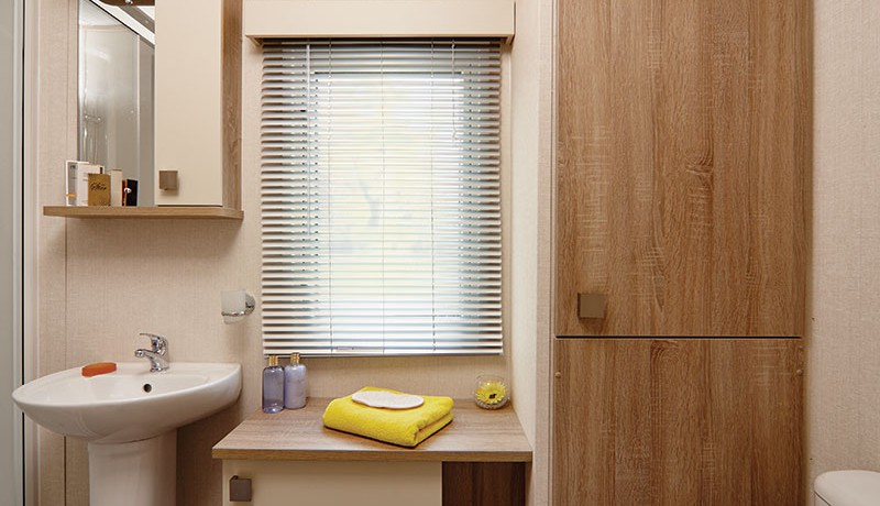 carnaby-oakdale-twin-bathroom