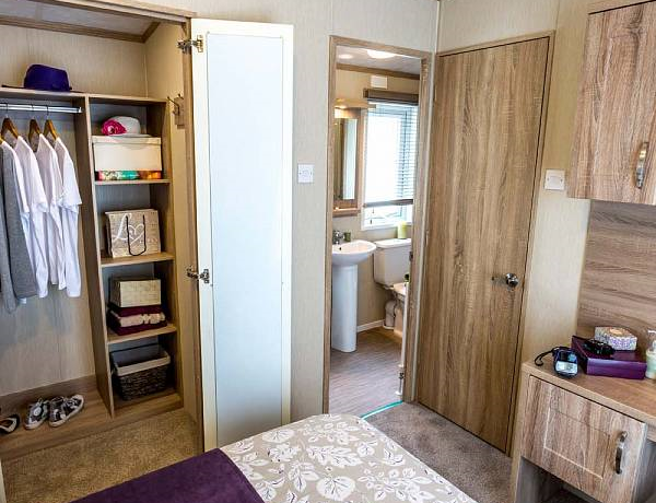 pemberton-abingdon-master-bedroom-ensuite