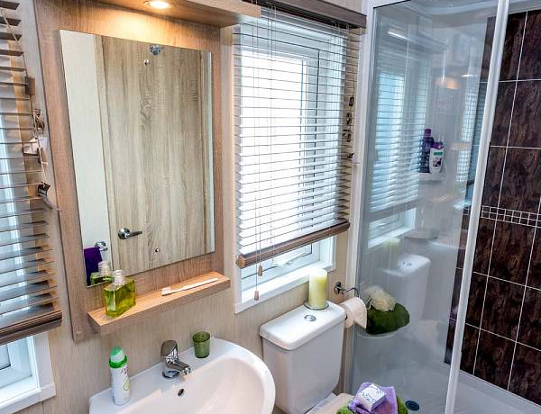 pemberton-abingdon-shower2