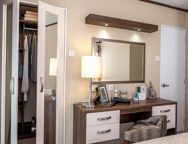 pemberton-parklane-master-bedroom3