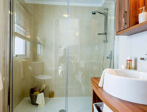 pemberton-rivendale-shower2