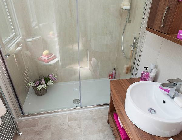 pemberton-rivendale-shower3