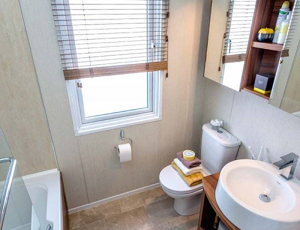 pemberton-rivendale-toilet