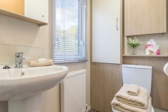 willerby-brockenhurst-bathroom