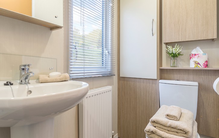 willerby-brockenhurst-bathroom