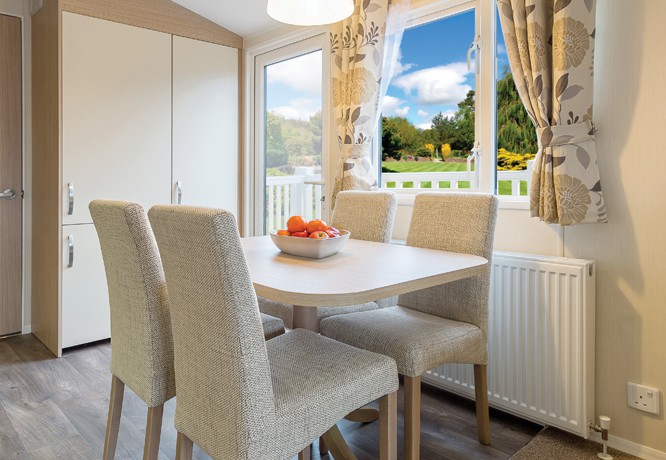 willerby-brockenhurst-dining-area