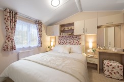 willerby-brockenhurst-master-bedroom