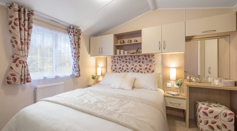willerby-brockenhurst-master-bedroom