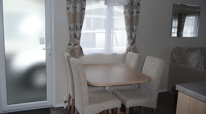 willerby-brockenhusrt-diningarea