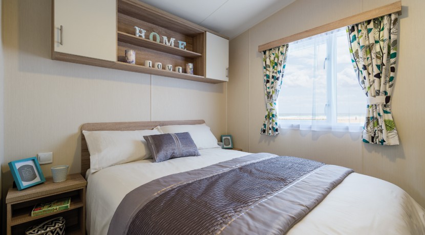 willerby-caprice-master-bedroom