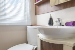 willerby-chambery-bathroom