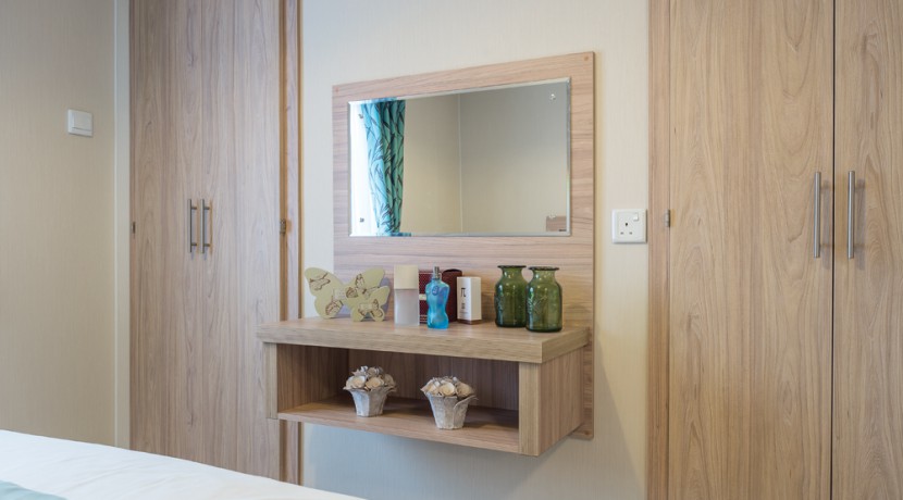 willerby-clearwater-lodge-master-bedroom2
