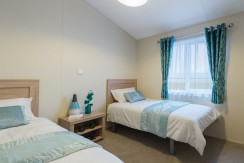 willerby-clearwater-lodge-twin-bedroom