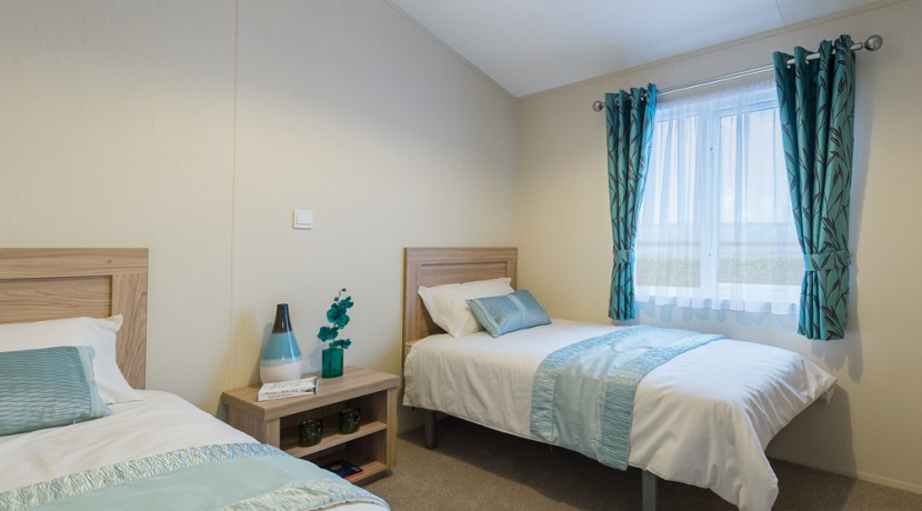 willerby-clearwater-lodge-twin-bedroom