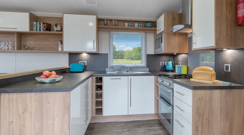 willerby-granada-mobile-home-kitchen