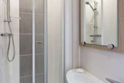 willerby-linear-shower