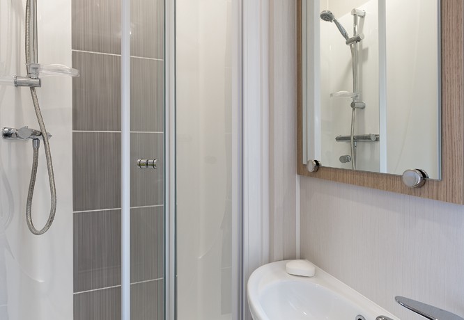 willerby-linear-shower