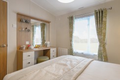 willerby-lyndhurst-master-bedroom2