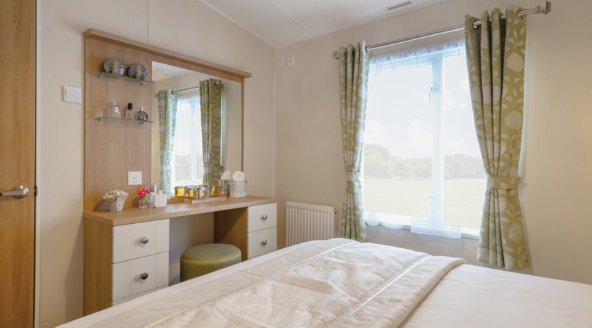 willerby-lyndhurst-master-bedroom2
