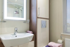 willerby-new-hampshire-master-bathroom
