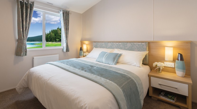 willerby-pinehurst-master-bedroom