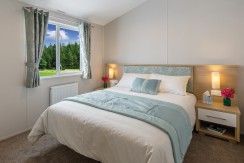 willerby-pinehurst-master-bedroom3