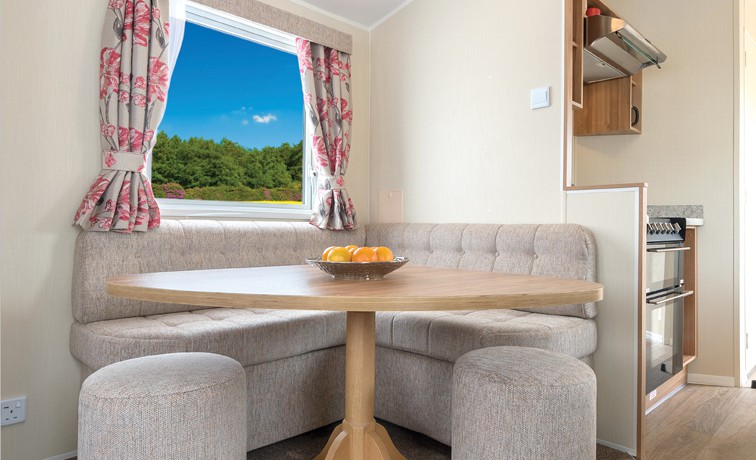 willerby-rio-gold-10ft-dining-area