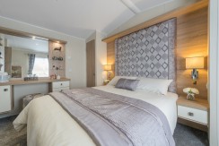 willerby-sheraton-master-bedroom