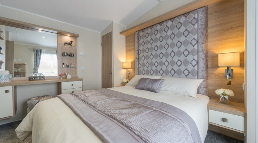 willerby-sheraton-master-bedroom