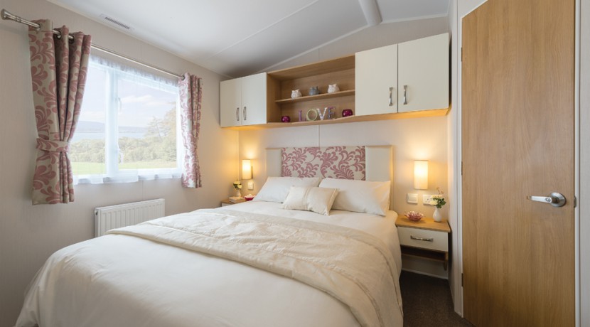 willerby-sierra-master-bedroom