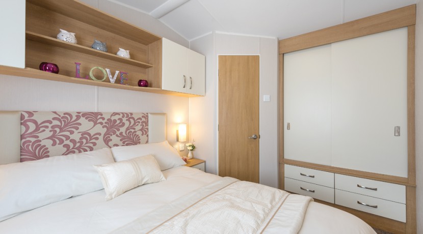 willerby-sierra-master-bedroom2