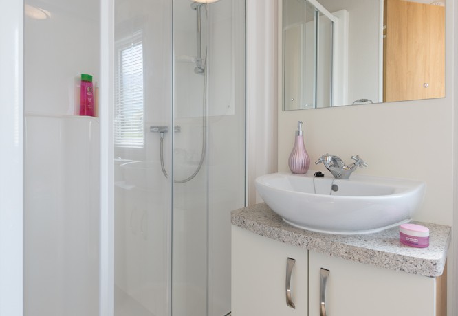 willerby-sierra-shower