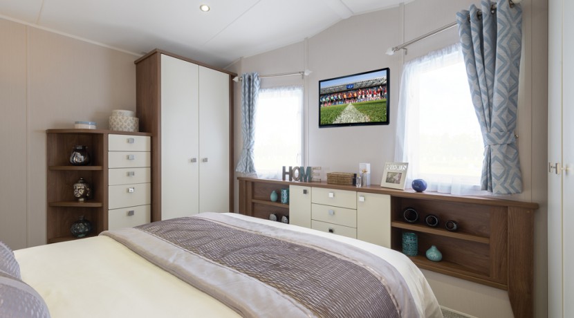 willerby-skyline-master-bedroom2