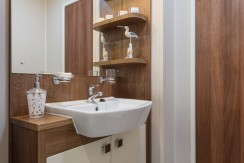 willerby-skyline-shower2