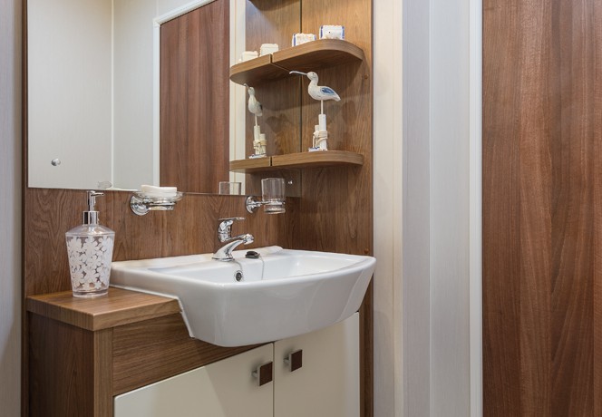 willerby-skyline-shower2