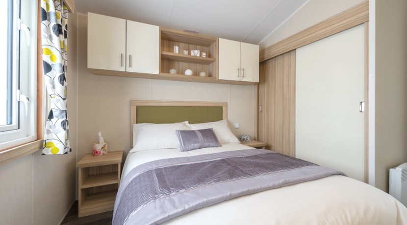 willerby-villa-deluxe-master-bedroom