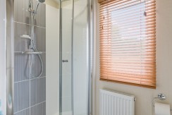willerby-vogue-lodge-shower