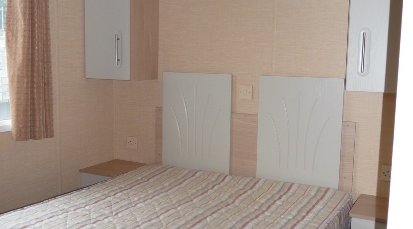 willerby-westmoreland-master-bedroom