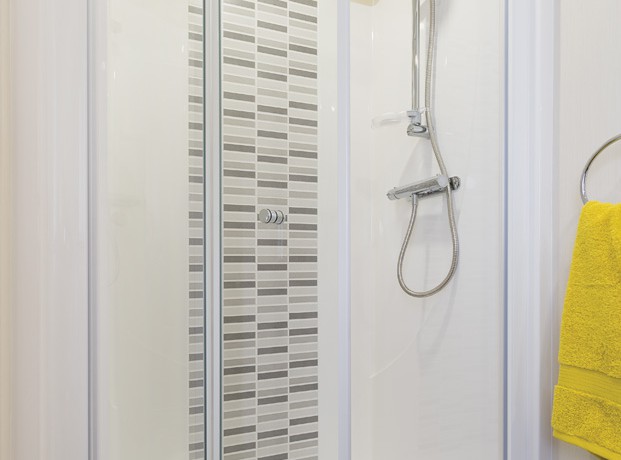 willerby-winchester-shower